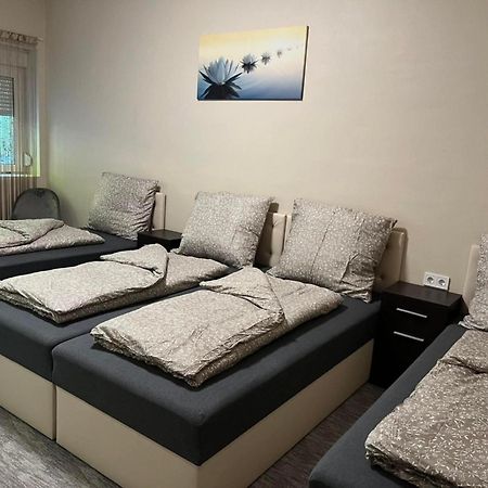 Kinizsi Udvar Apartmanhaz Balatonboglár Exteriör bild