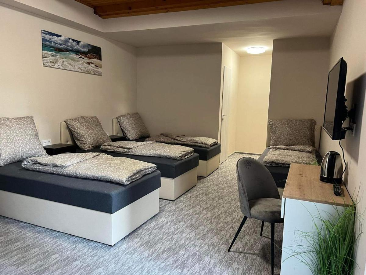 Kinizsi Udvar Apartmanhaz Balatonboglár Exteriör bild