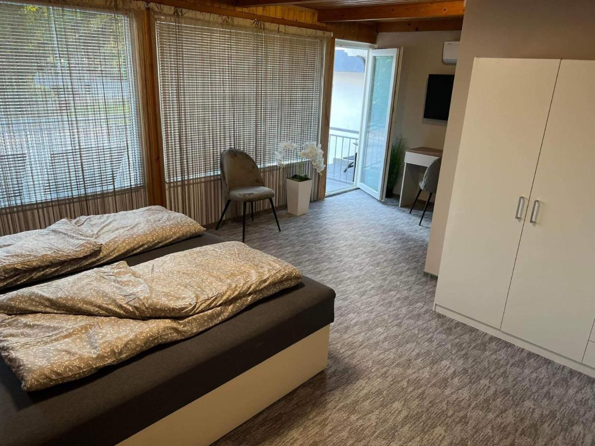 Kinizsi Udvar Apartmanhaz Balatonboglár Exteriör bild