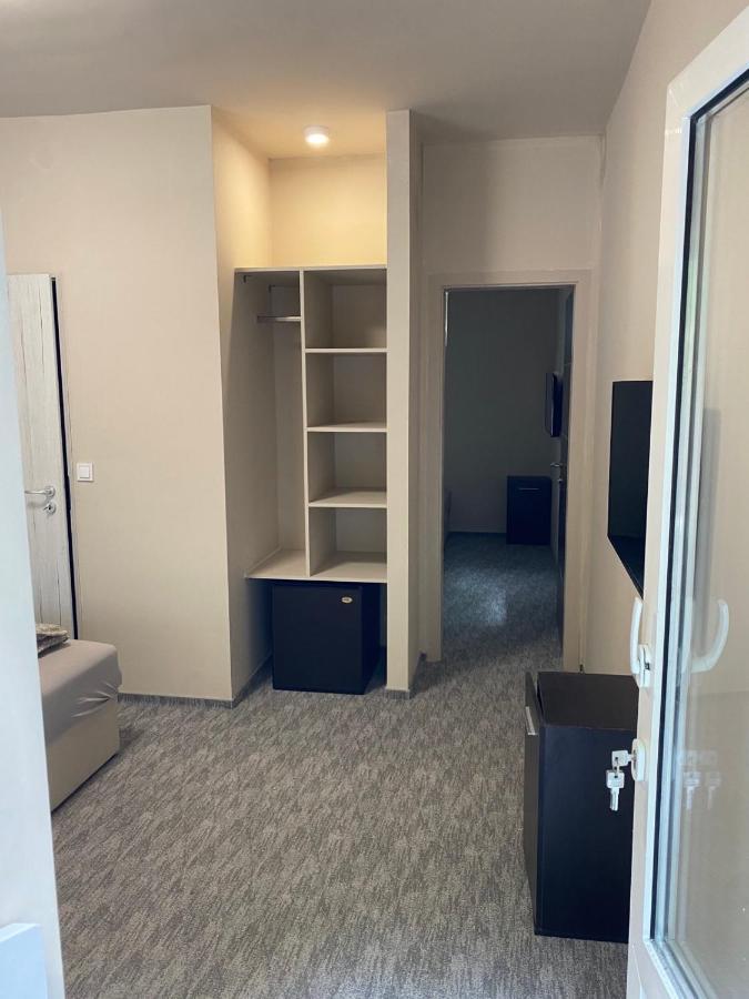 Kinizsi Udvar Apartmanhaz Balatonboglár Exteriör bild