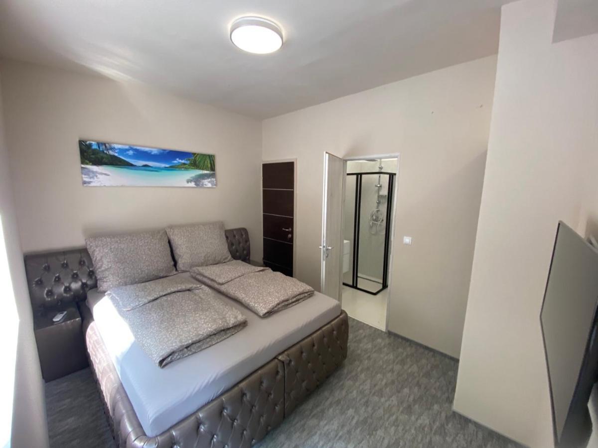 Kinizsi Udvar Apartmanhaz Balatonboglár Exteriör bild