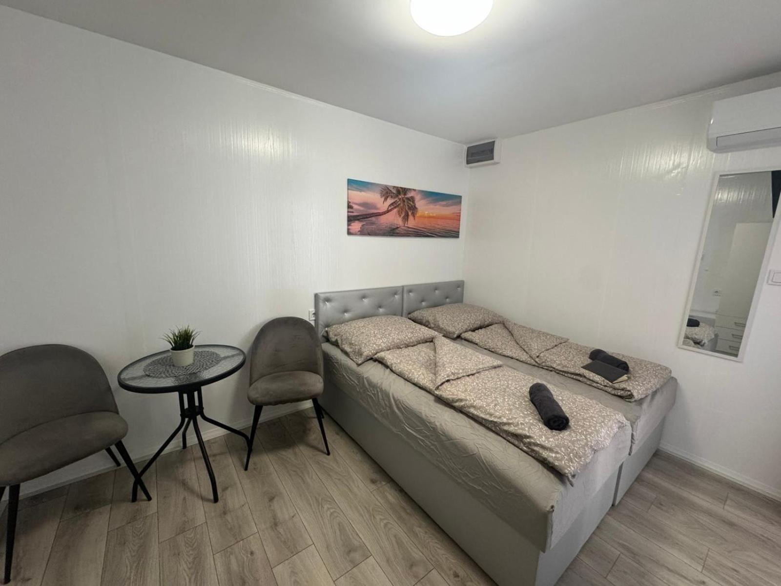 Kinizsi Udvar Apartmanhaz Balatonboglár Exteriör bild