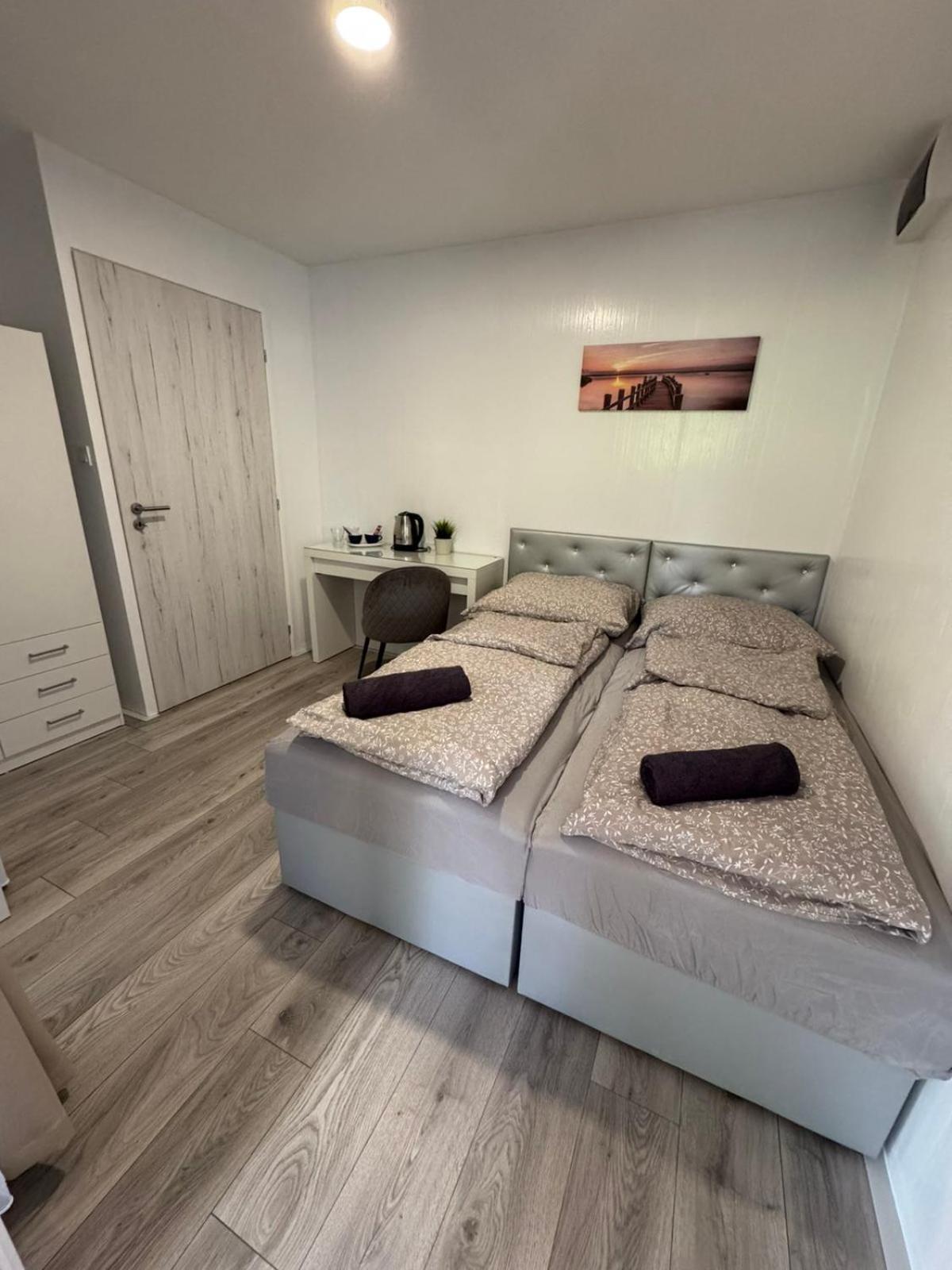 Kinizsi Udvar Apartmanhaz Balatonboglár Exteriör bild