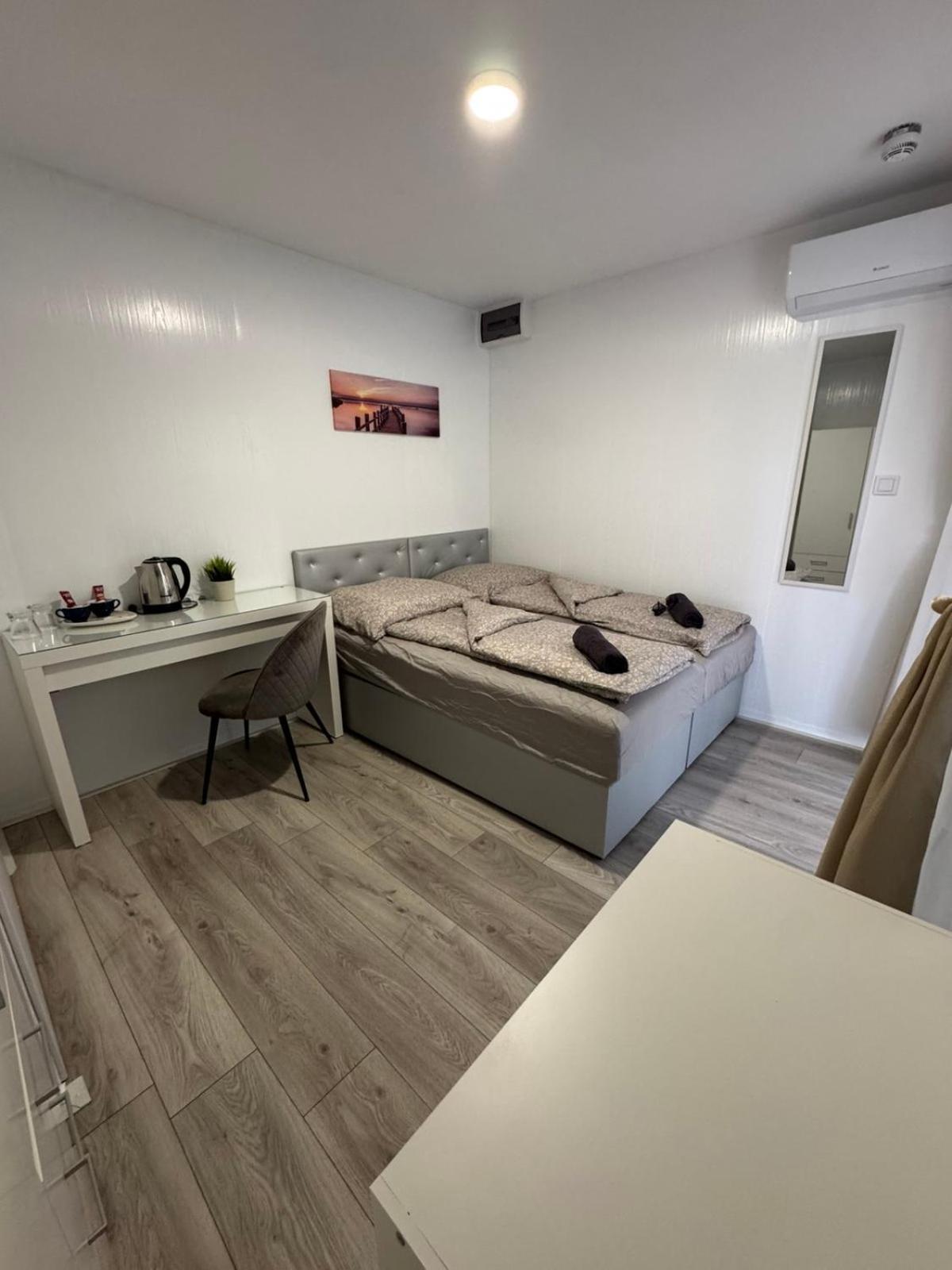 Kinizsi Udvar Apartmanhaz Balatonboglár Exteriör bild