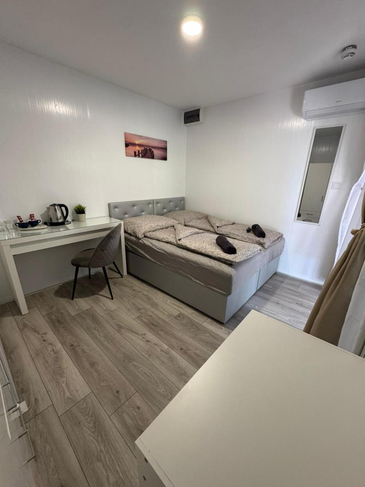 Kinizsi Udvar Apartmanhaz Balatonboglár Exteriör bild