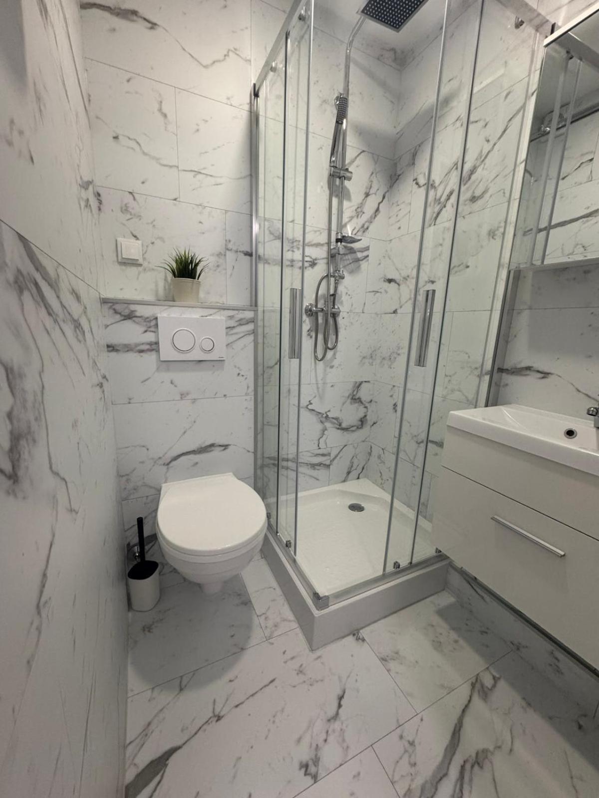 Kinizsi Udvar Apartmanhaz Balatonboglár Exteriör bild