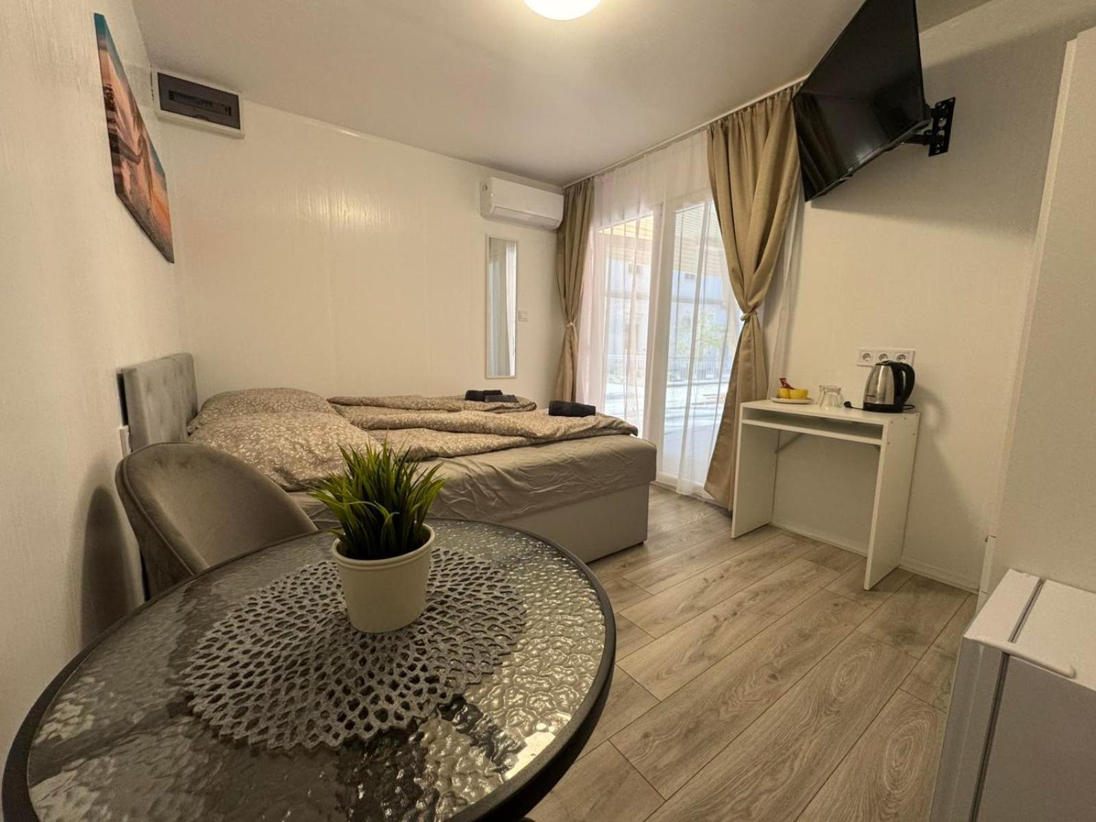 Kinizsi Udvar Apartmanhaz Balatonboglár Exteriör bild