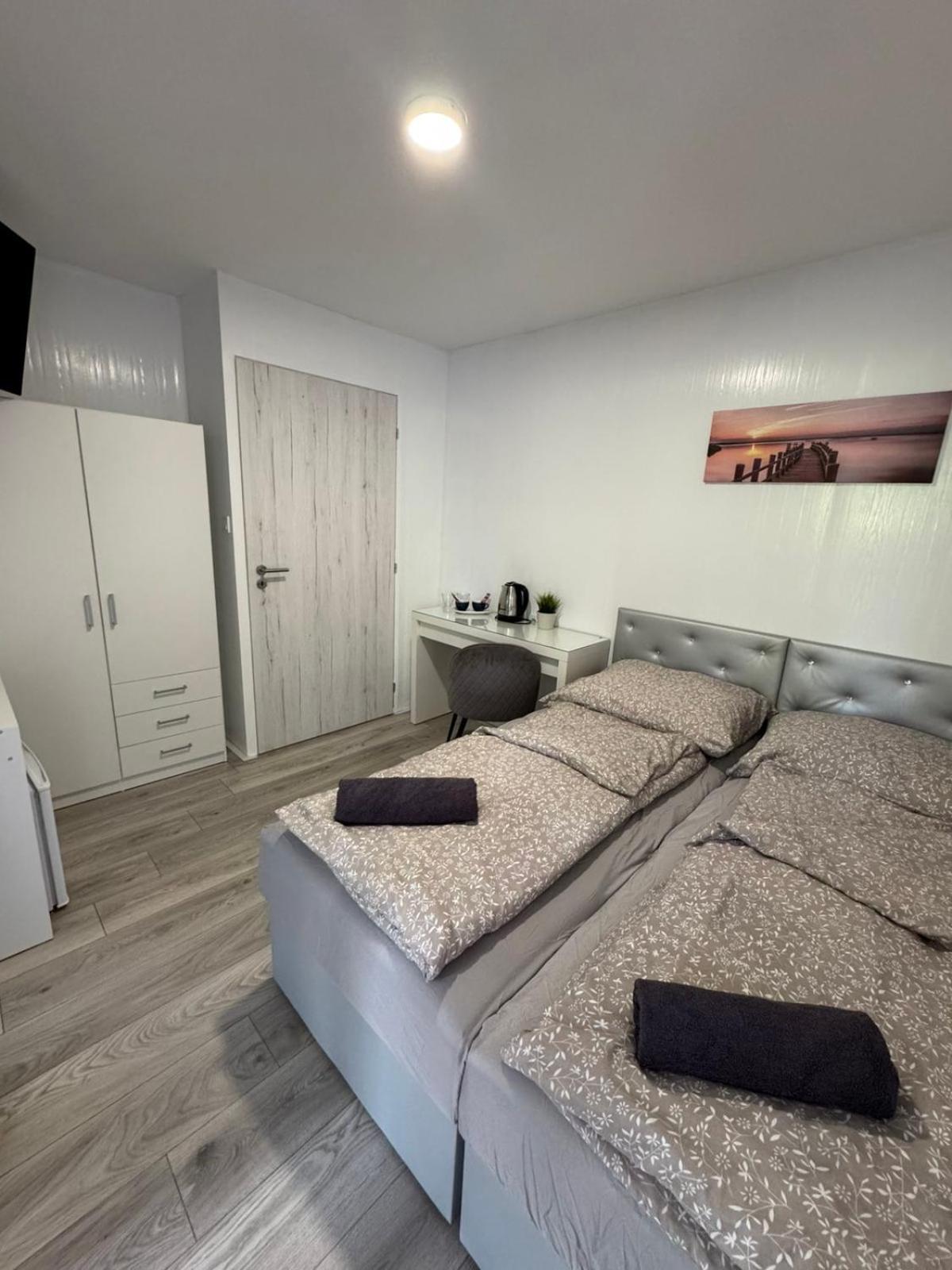 Kinizsi Udvar Apartmanhaz Balatonboglár Exteriör bild