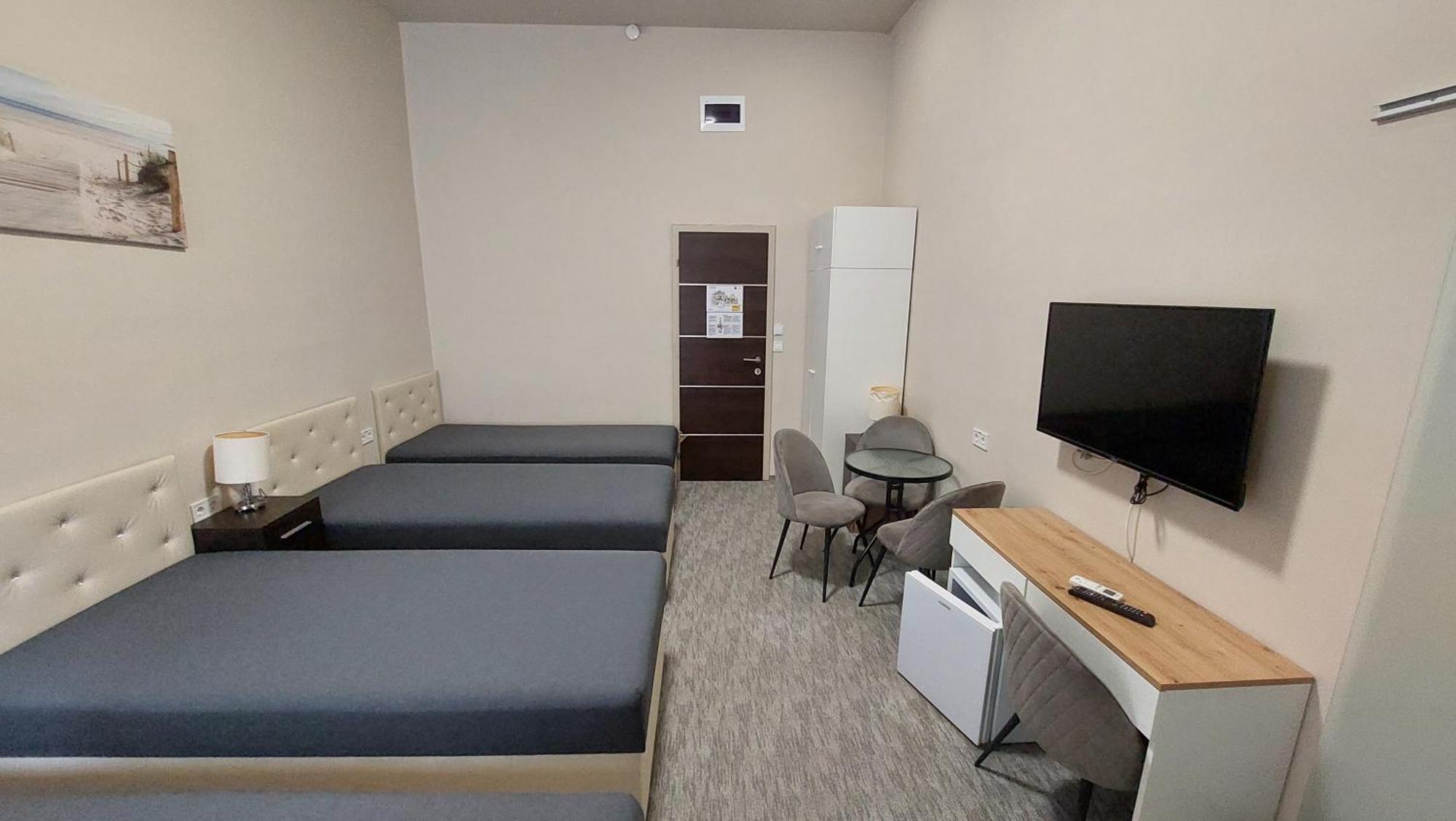Kinizsi Udvar Apartmanhaz Balatonboglár Exteriör bild
