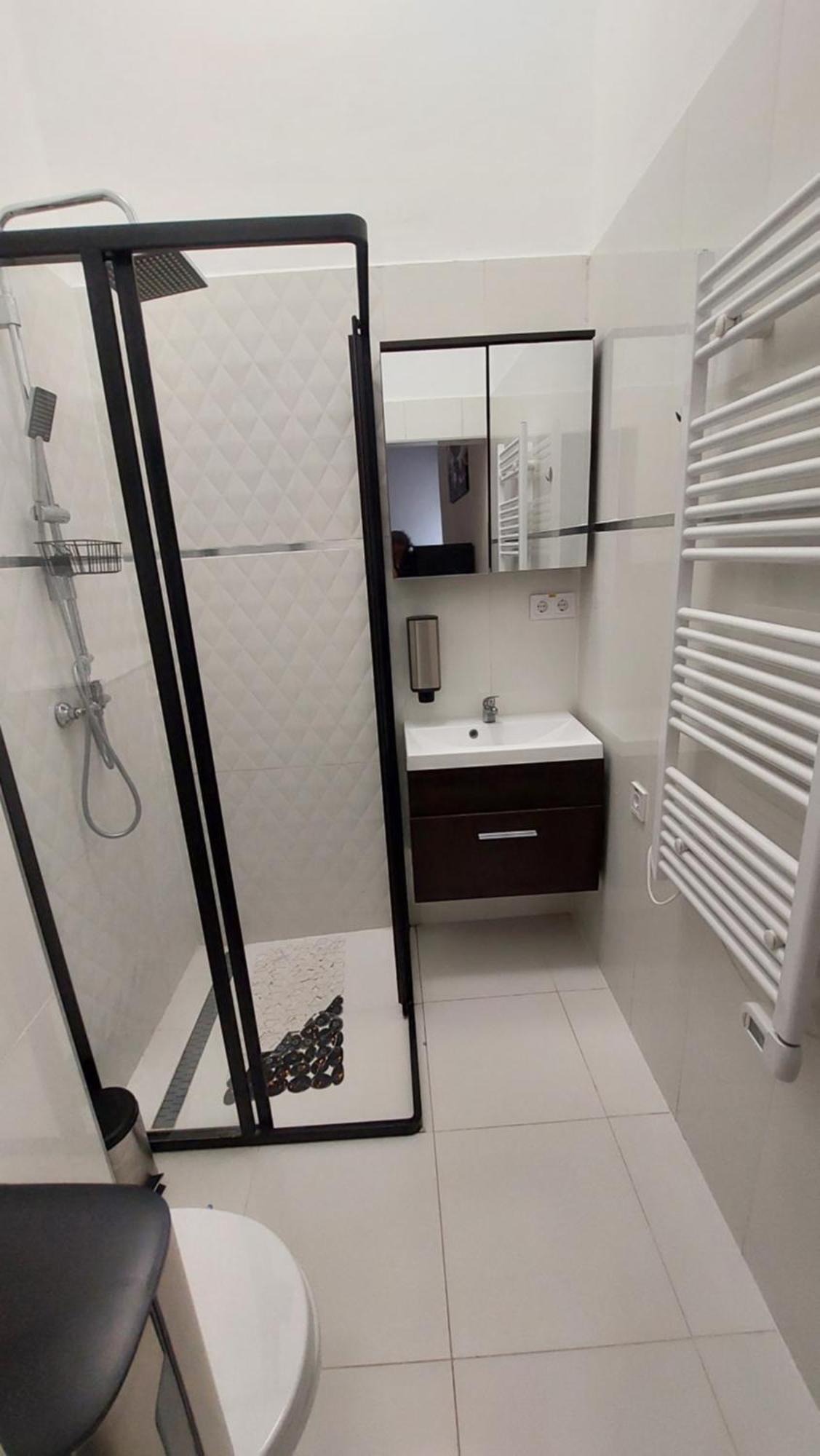 Kinizsi Udvar Apartmanhaz Balatonboglár Exteriör bild
