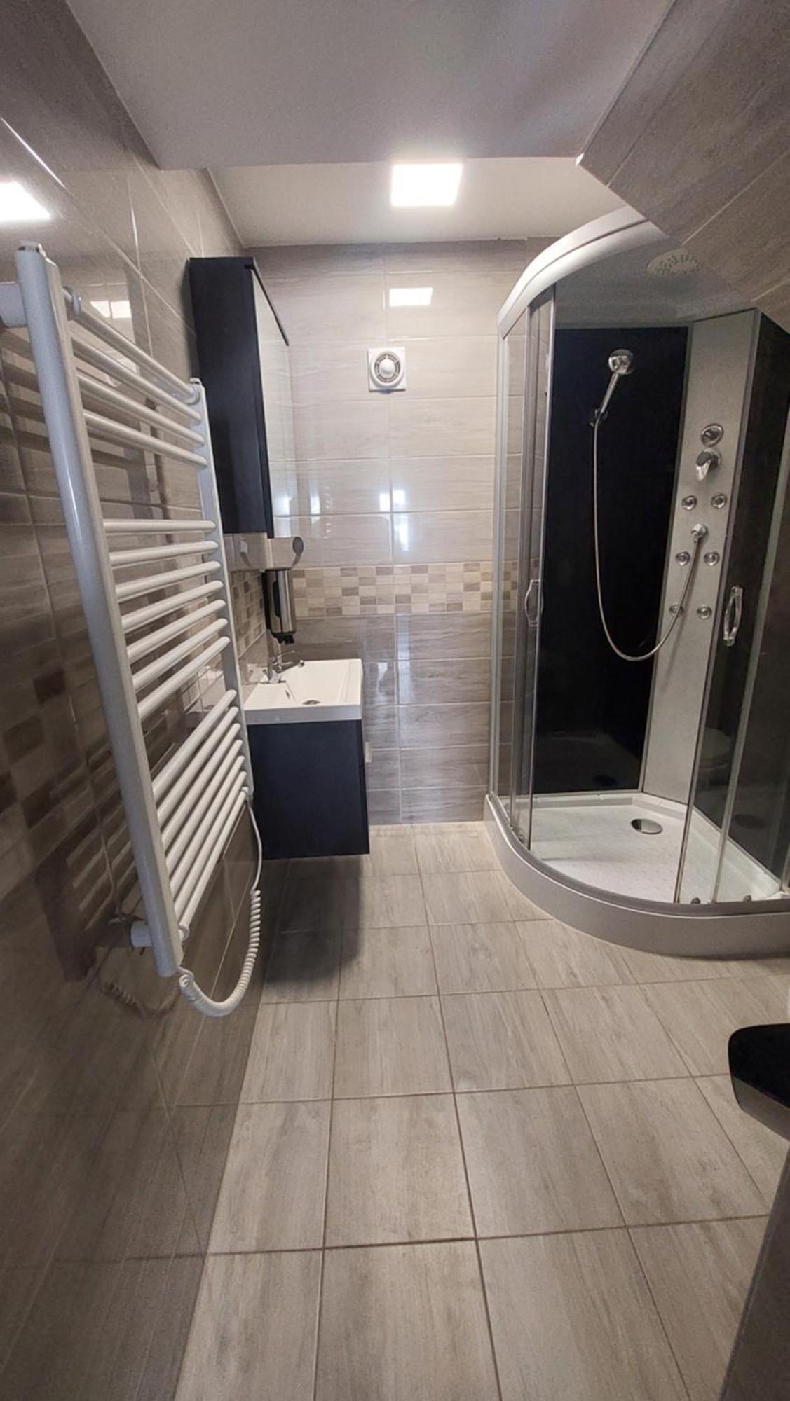 Kinizsi Udvar Apartmanhaz Balatonboglár Exteriör bild