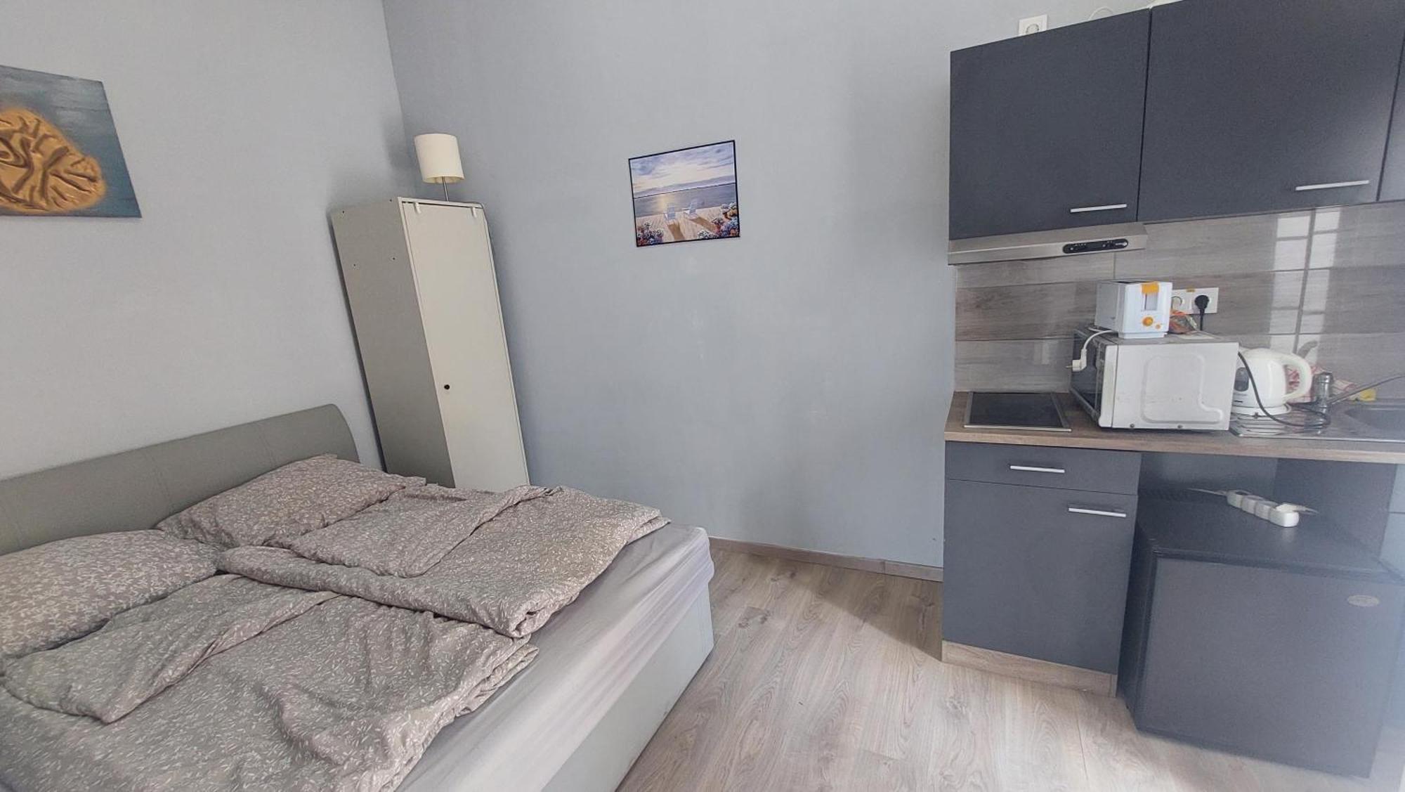 Kinizsi Udvar Apartmanhaz Balatonboglár Exteriör bild