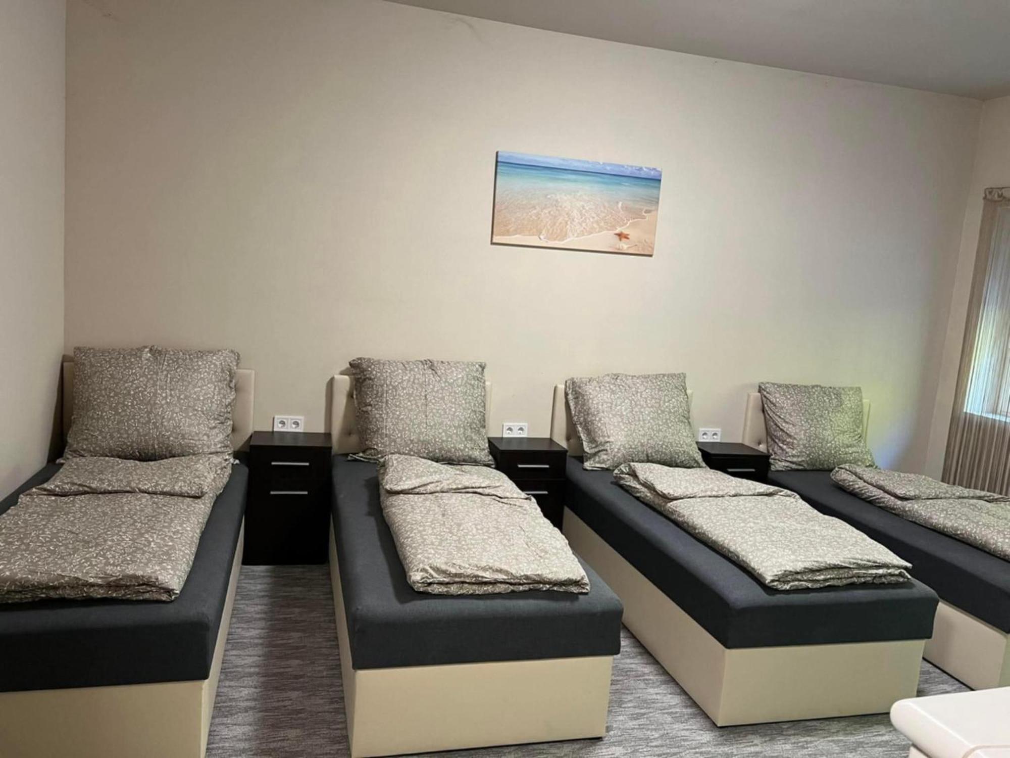 Kinizsi Udvar Apartmanhaz Balatonboglár Exteriör bild