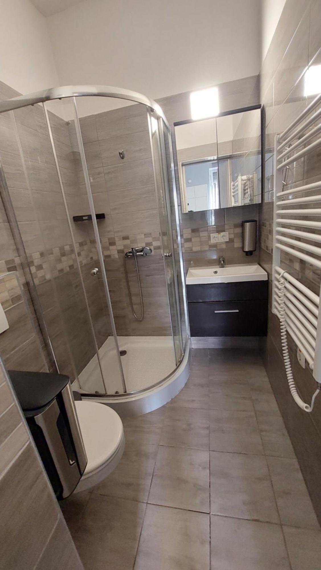 Kinizsi Udvar Apartmanhaz Balatonboglár Exteriör bild