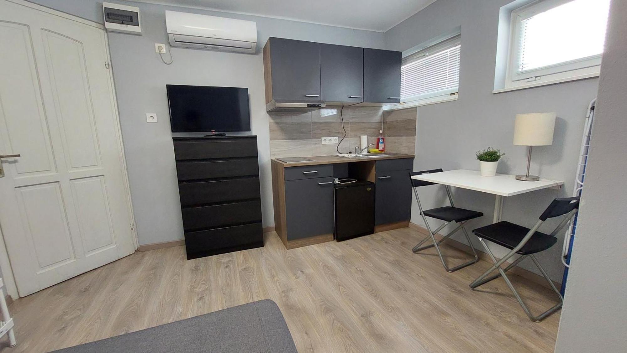 Kinizsi Udvar Apartmanhaz Balatonboglár Exteriör bild